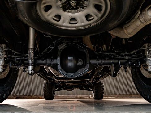 Used 2025 GMC Sierra 2500 AT4 image 15