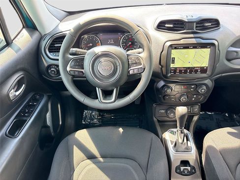 Used 2022 Jeep Renegade Latitude AWD/4WD image 22