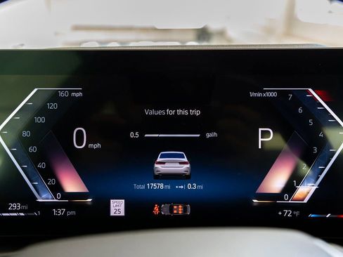 Certified 2024 BMW 330i Sedan w/ Convenience Package image 10