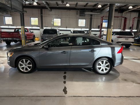 Used 2016 Volvo S60 T5 Premier image 2