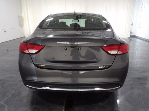 Used 2015 Chrysler 200 Limited w/ Convenience Group FWD image 5