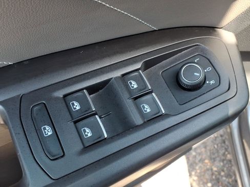 Certified 2023 Volkswagen Atlas SE FWD image 18