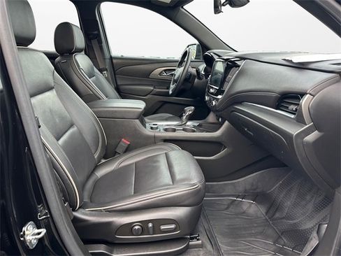 Used 2023 Chevrolet Traverse Premier w/ Redline Edition image 15