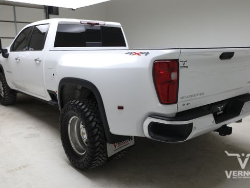 Used 2025 Chevrolet Silverado 3500 LTZ w/ LTZ Plus Package AWD/4WD image 3