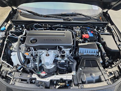 Used 2025 Honda Civic Sport image 36
