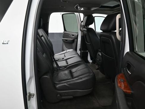 Used 2014 Chevrolet Suburban LT AWD/4WD image 33