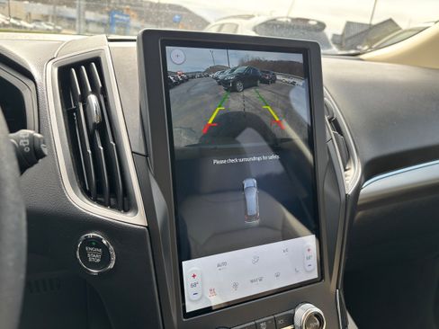 Used 2022 Ford Edge SEL w/ Convenience Package image 15