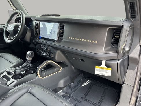 New 2025 Ford Bronco Badlands image 8