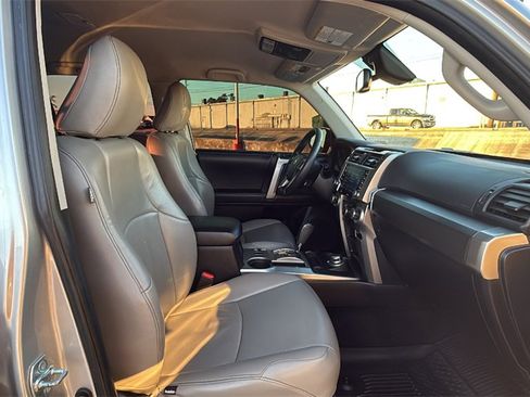 Used 2022 Toyota 4Runner SR5 image 32