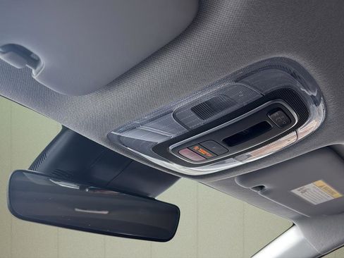 Certified 2025 Hyundai Elantra Limited image 36