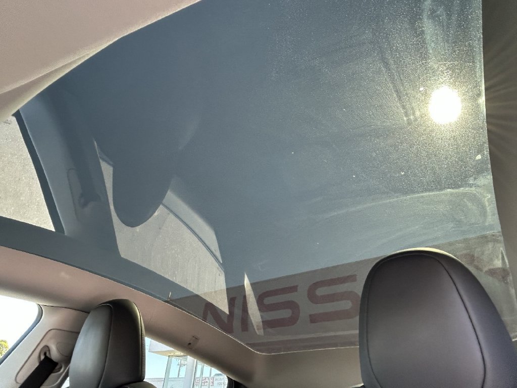 Used 2025 Tesla Model Y Long Range RWD image 34