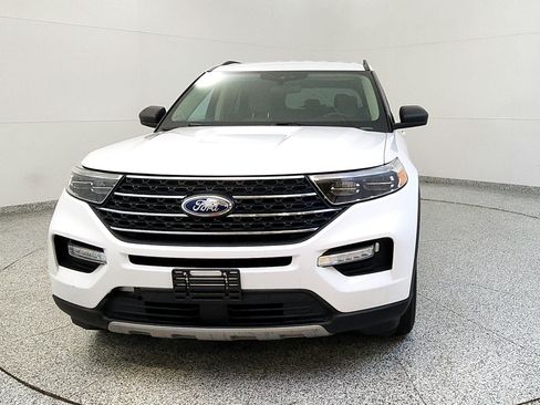 Used 2023 Ford Explorer XLT w/ Equipment Group 202A AWD/4WD image 2