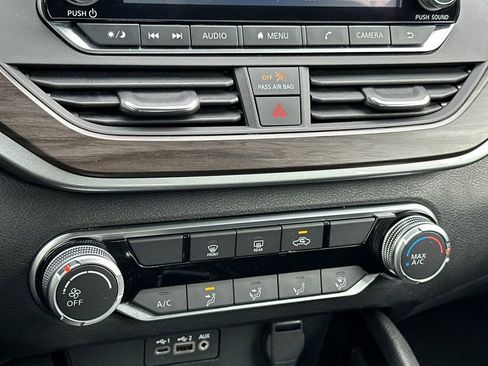 Used 2024 Nissan Altima 2.5 SV image 19