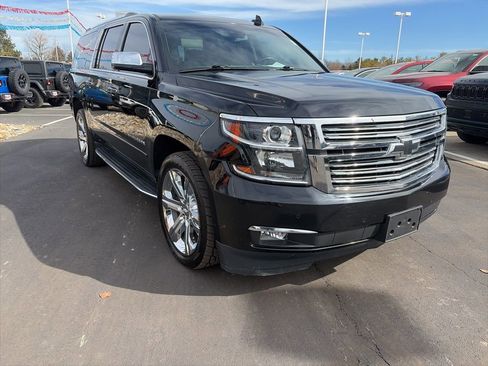 Used 2020 Chevrolet Suburban Premier image 2