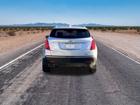 Used 2018 Cadillac XT5 Luxury w/ Driver Awareness Package image 13