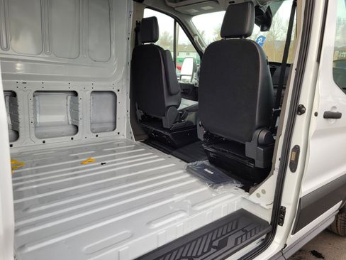 New 2026 Ford Transit 250 148 Medium Roof Extended AWD image 12
