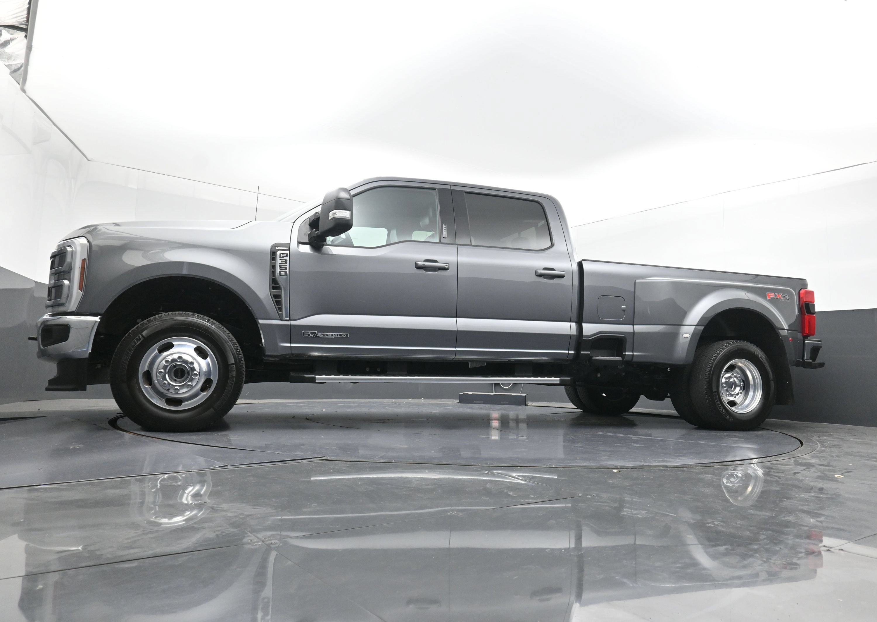 Used 2024 Ford F350 Lariat w/ FX4 Off-Road Package AWD/4WD image 27
