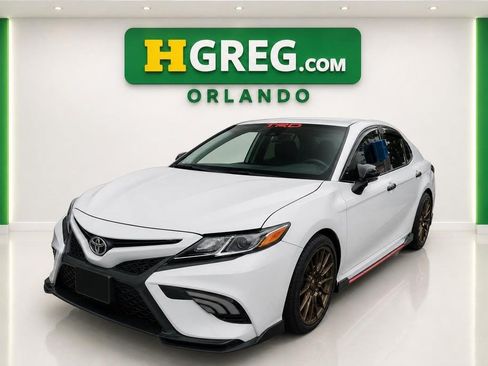 Used 2020 Toyota Camry SE w/ Convenience Package FWD image 4
