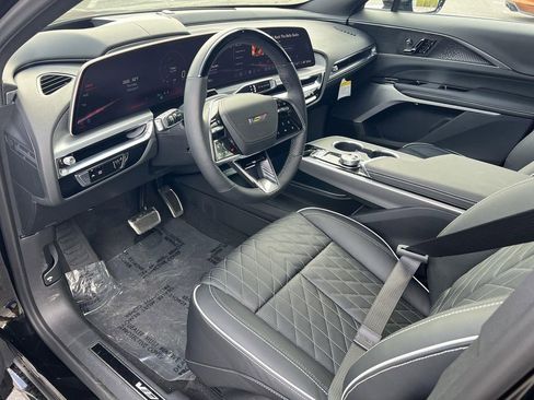 New 2026 Cadillac Lyriq V AWD/4WD image 9