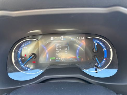 Used 2025 Toyota RAV4 XLE image 19