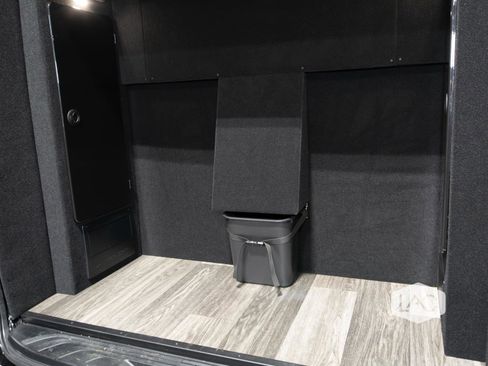 Used 2024 Mercedes-Benz Sprinter 3500 image 18
