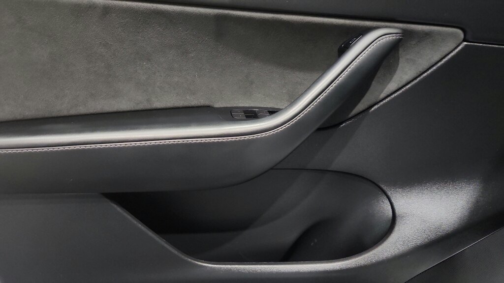 Used 2022 Tesla Model Y Long Range AWD/4WD image 27