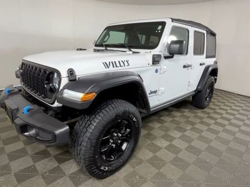 Used 2024 Jeep Wrangler Unlimited AWD/4WD image 12