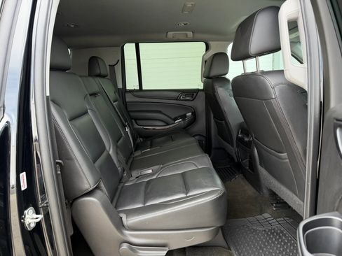 Used 2018 Chevrolet Suburban LT image 15