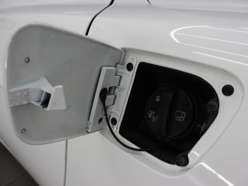 Used 2007 Chevrolet Corvette Convertible w/ Preferred Equipment Group RWD image 27