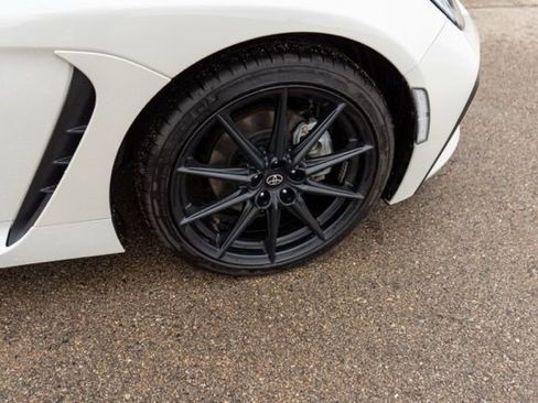 Used 2024 Toyota GR86 Premium RWD image 9