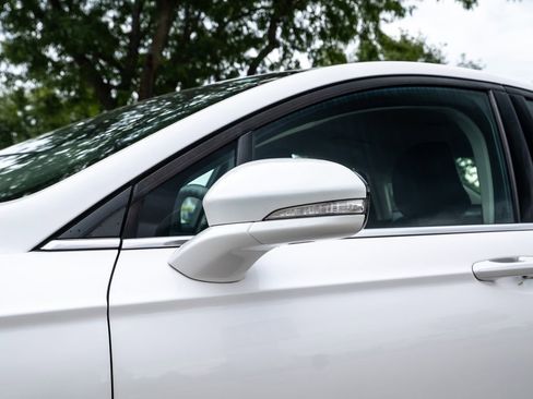Used 2017 Ford Fusion SE w/ Fusion SE Technology Package image 11