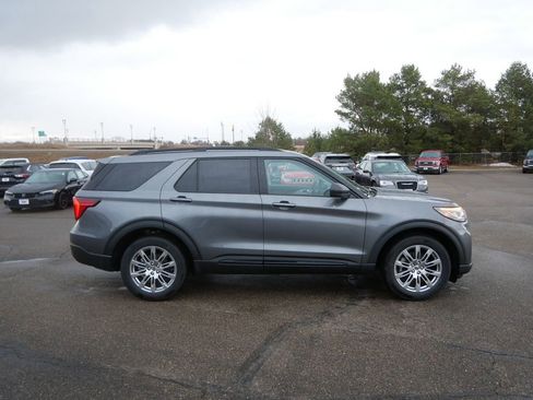 Used 2026 Ford Explorer Active w/ Active Comfort Package image 4