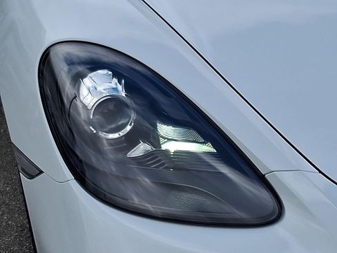 Used 2018 Porsche 718 Cayman GTS RWD image 8