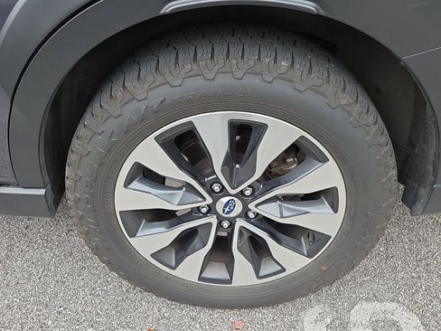 Used 2023 Subaru Outback Touring XT AWD/4WD image 3
