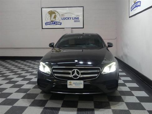 Used 2017 Mercedes-Benz E 300 4MATIC image 2