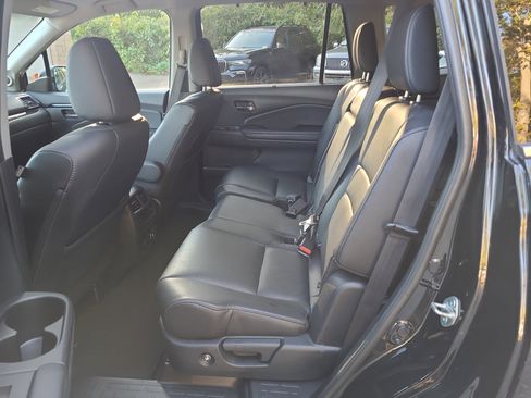 Used 2021 Honda Pilot Touring image 32