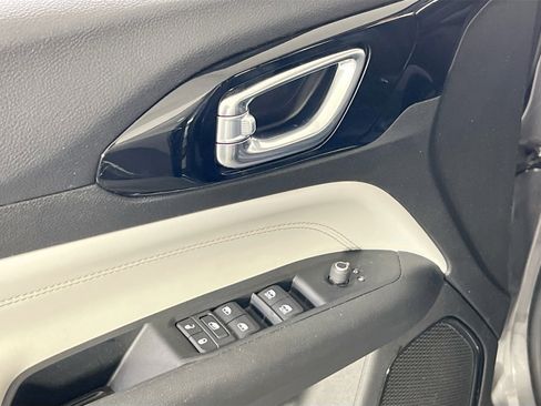 Used 2022 Jeep Compass Limited image 17