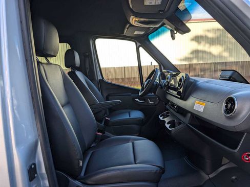 New 2025 Mercedes-Benz Sprinter 2500 image 11