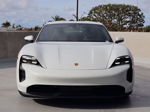 Certified 2022 Porsche Taycan image 6