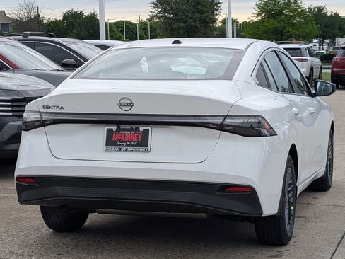New 2026 Nissan Sentra SV FWD image 4