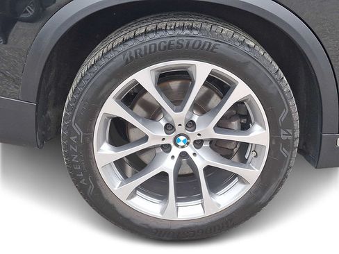 Used 2024 BMW X5 xDrive40i w/ Premium Package AWD/4WD image 7