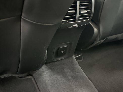 Used 2020 Ford Escape Titanium image 13