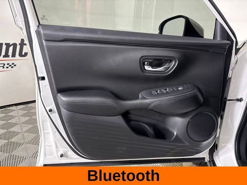 Used 2025 Honda HR-V EX-L image 9