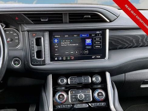 Used 2021 GMC Yukon Denali w/ Denali Premium Package AWD/4WD image 8