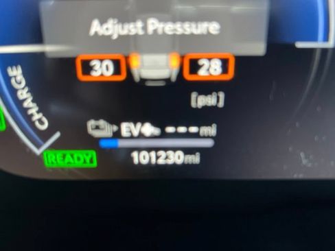 Used 2023 Toyota RAV4 XSE AWD/4WD image 15