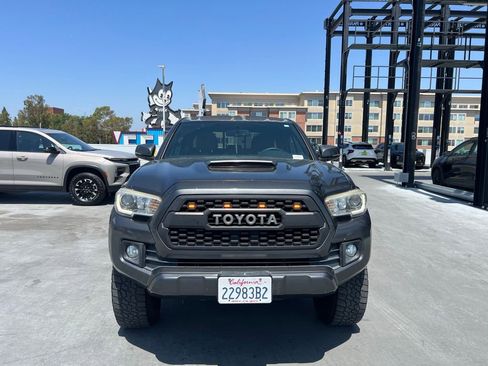 Used 2016 Toyota Tacoma TRD Sport w/ Towing Package RWD image 2