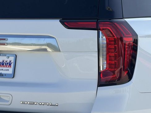 Used 2022 GMC Yukon Denali AWD/4WD image 10