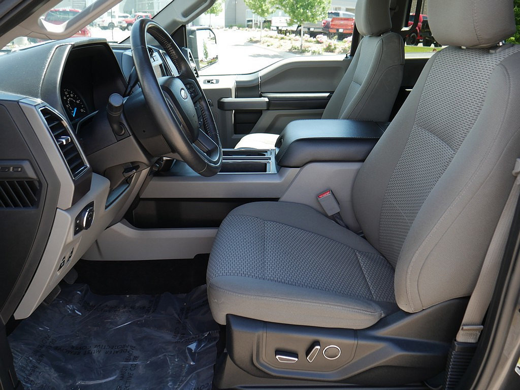 Used 2017 Ford F150 XLT w/ Equipment Group 302A Luxury AWD/4WD image 11