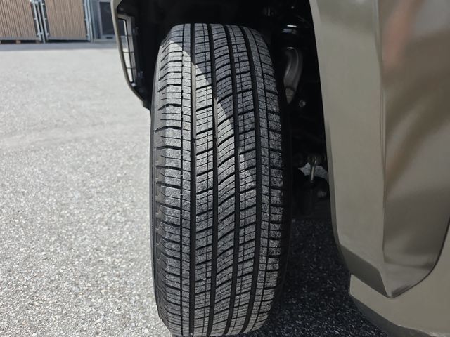 Used 2024 Toyota Tacoma TRD Sport w/ TRD Sport Upgrade Package RWD image 32