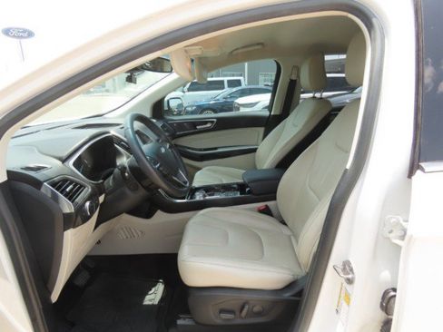Used 2020 Ford Edge Titanium FWD image 24